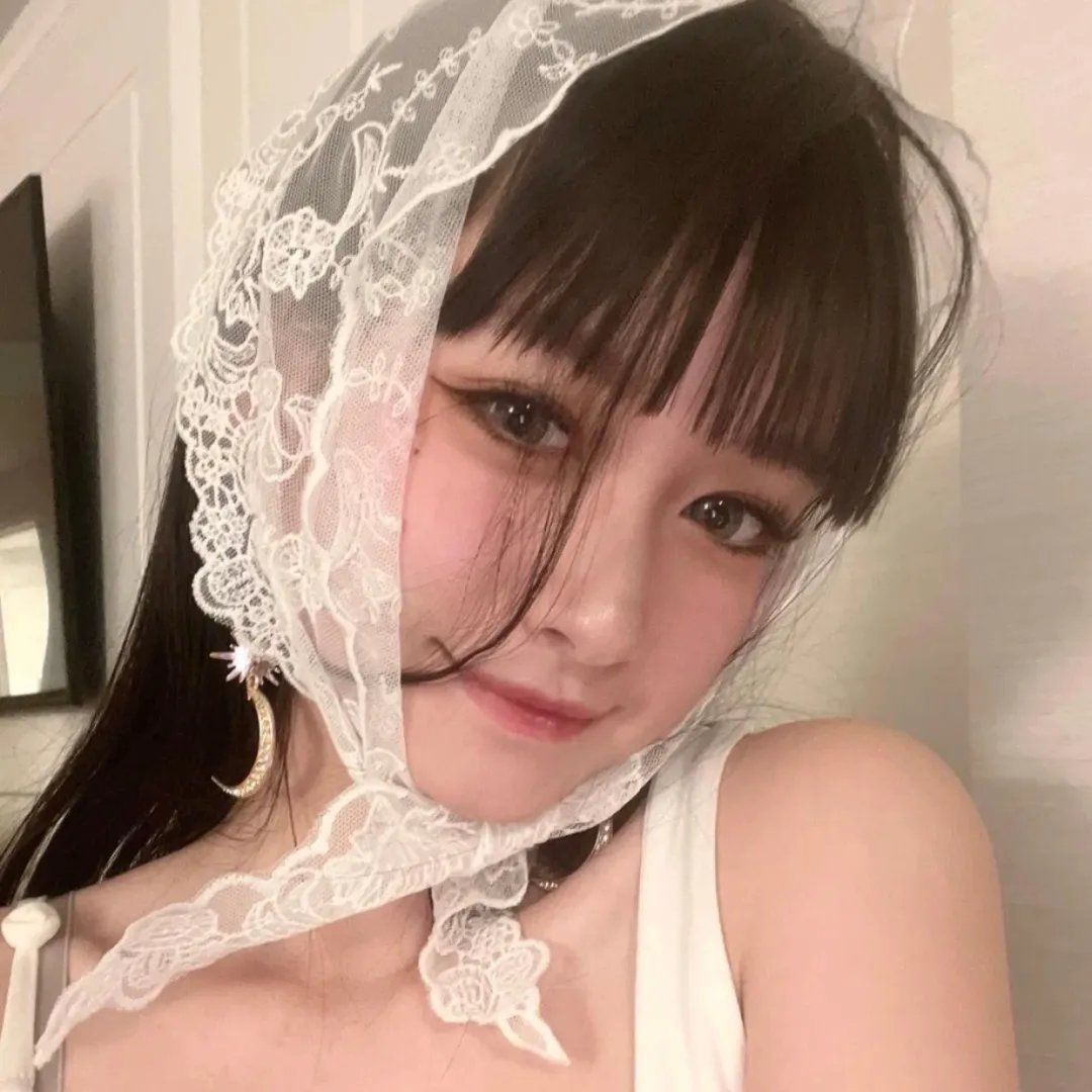 红衣小女孩